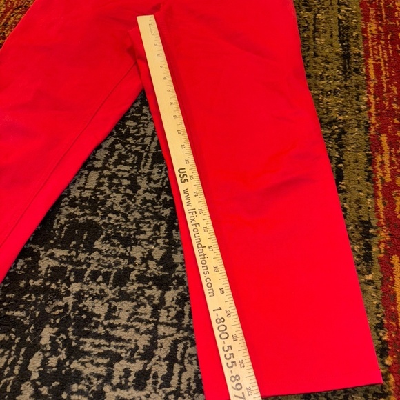 Isaac Mizrahi Live size 12 petite red pull on pants - Picture 4 of 7